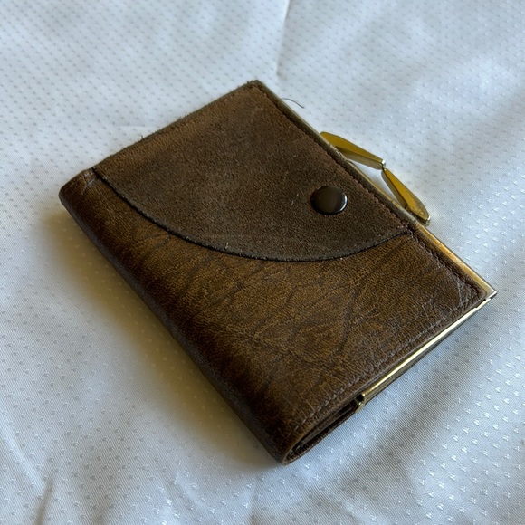 Vintage Buxton Side Saddle Leather Made in Canada Wallet & Change Carrier - Picture 1 of 4